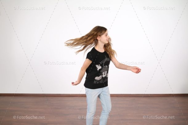 Junges Mädchen Freude Tanzen 2 Foto kaufen Fotoshop